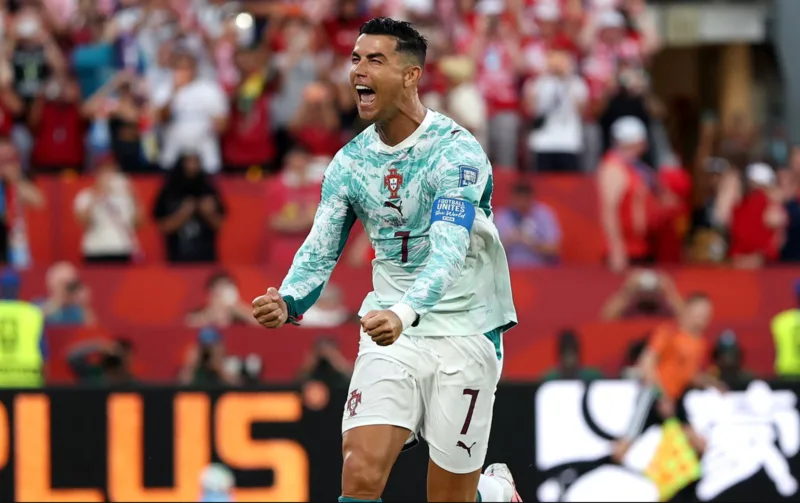 Ở tuổi 41, Ronaldo vẫn đá chính và ghi bàn tại World Cup nhờ khả năng duy trì thể chất và thích nghi lối chơi đặc biệt.