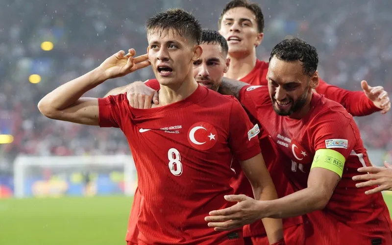 arda gler tieu su su nghiep va nhung thanh tich noi bat